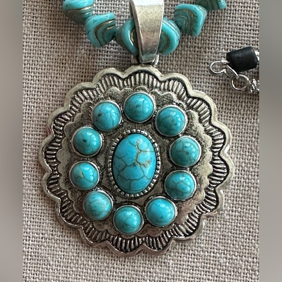 22 inch Faux Turquoise bead necklace NWOT - Picture 10 of 10